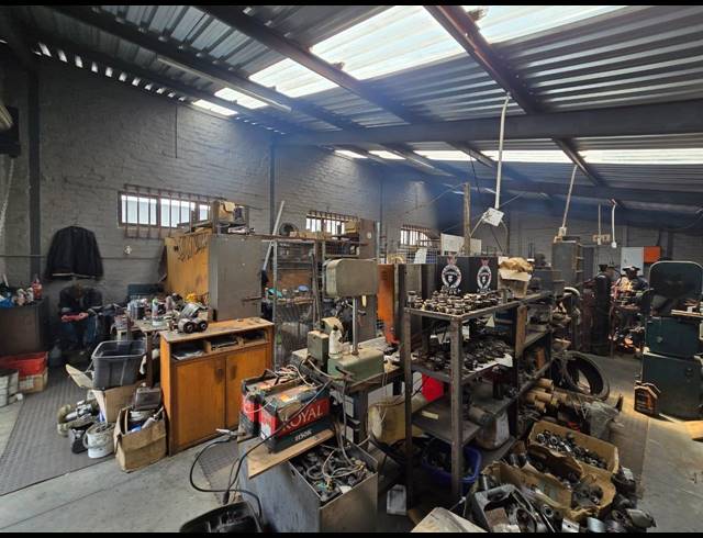 143M² WAREHOUSE TO LET IN BENROSE